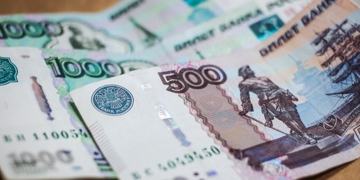 Росстат: в 2016 году средняя зарплата россиян упадет на 12%