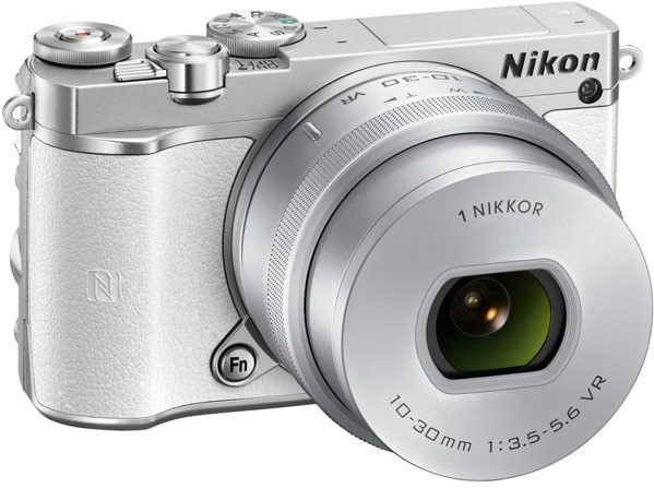 Беззеркалка Nikon 1 J5 