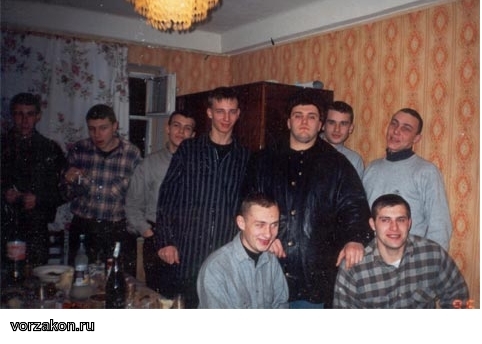 бандиты 90-х годов фото берут