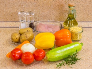 Суп с овощами, макаронами и куриным филе. Ингредиенты