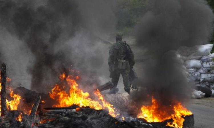 Украинские силовики открыли огонь по аэропорту Донецка