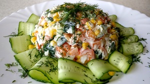 Фото к рецепту: Салат Калейдоскоп на Новый Год! С курицей, перцем, кукурузой Фото к рецепту: Салат Калейдоскоп на Новый Год! С курицей, перцем, кукурузой