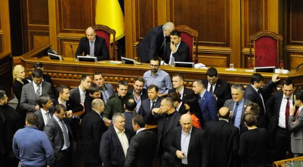 Волосы дыбом встают! Настоящие биографии извергов попавших во власть после Майдана(ВИДЕО) Волосы дыбом встают! Настоящие биографии извергов попавших во власть после Майдана(ВИДЕО)