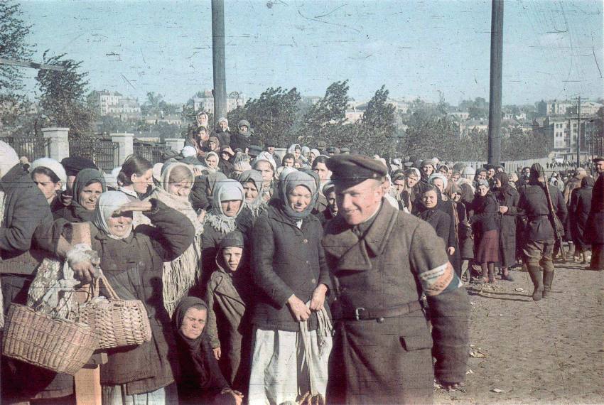 Оккупированный Киев. Цветные фото Оккупированный Киев. Цветные фото