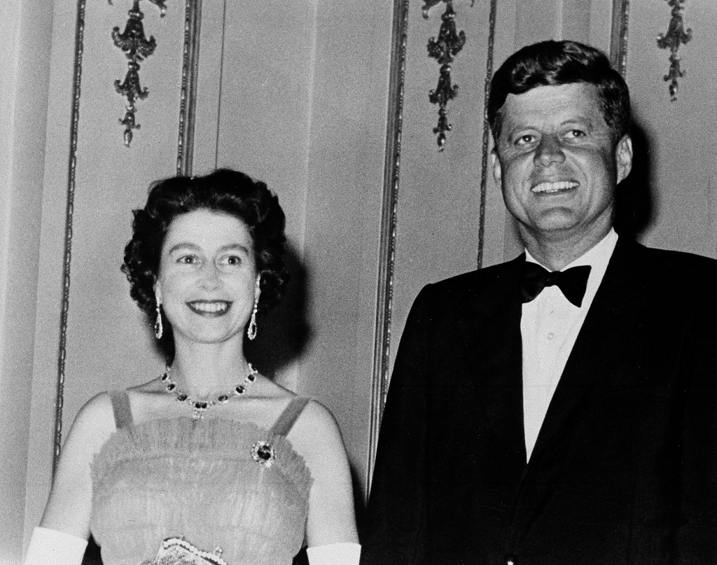 В США опубликовали около трех тысяч документов об убийстве Кеннеди