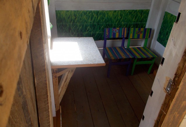 Откидной столик  Детский домик "Jeronim", своими руками