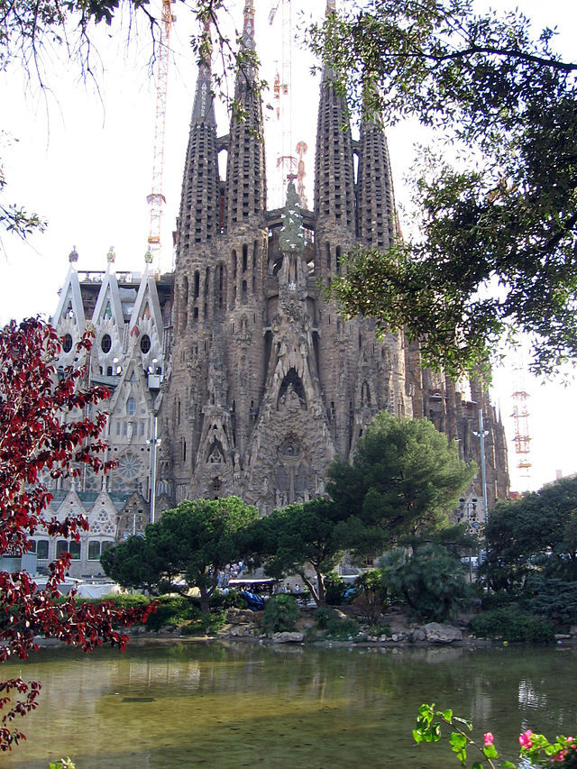 13. Храм Святого Семейства, Барселона, Испания достопримечательност, мир, ракурс