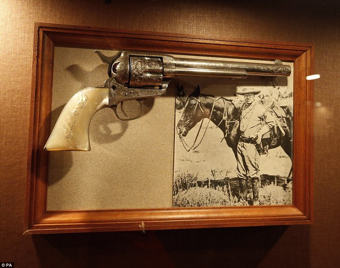 Револьвер, принадлежавший Рузвельту, украшает музей одноименного корабля