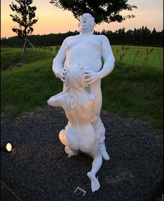 Любовь напоказ: 16 сексуальных фантазий, запечатленных в скульптуре