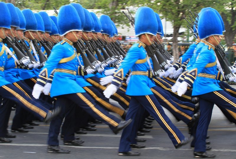 Бангкок, Таиланд Бангкок, Таиланд армия, в мире, военное, люди, парад, форма