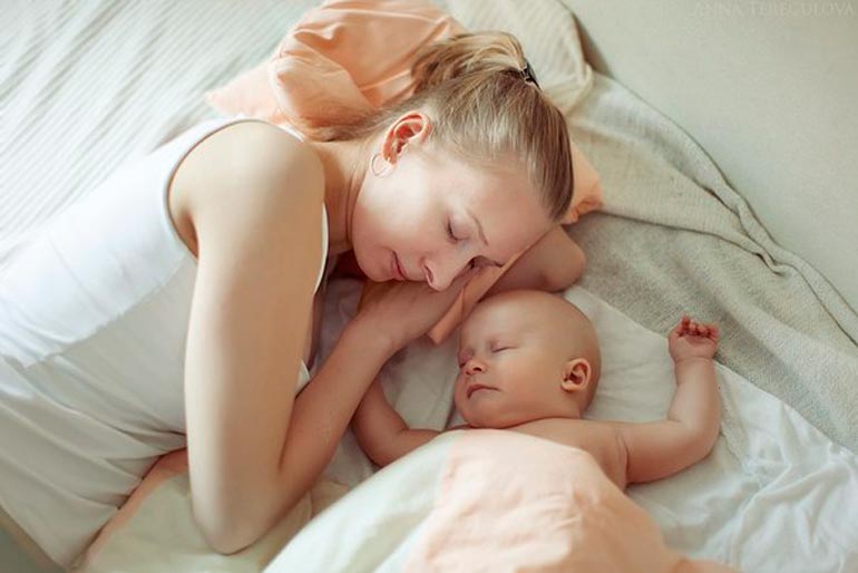 Секс Детей С Спящими Мамами