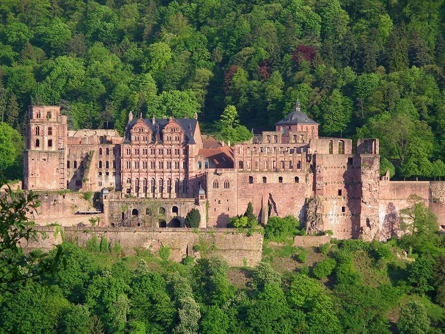  .   - Heidelberger Schloss