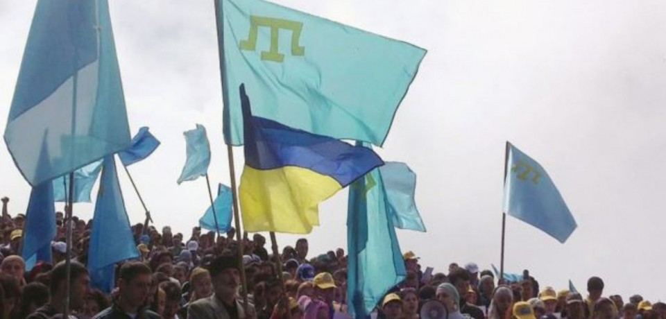 Татары требуют у Порошенко денег, угрожая закончить блокаду Крыма