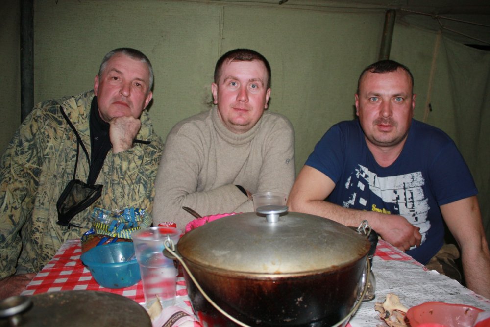 Гуси, диван, баня - и все это под самогоночку с салом! Гуси, диван, баня - и все это под самогоночку с салом!