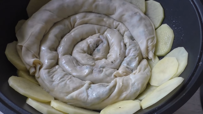 Рулеты с фаршем и зеленым луком Другая кухня, Рулет с мясом, Видео, Длиннопост, Рулет, Фарш, Рецепт, Кулинария