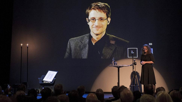 Сноуден награжден норвежской премией Бьернсона