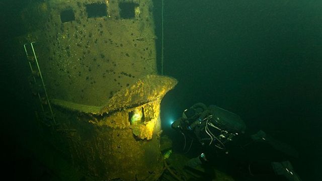 баренцево море лодка на дне баренцево море лодка на дне