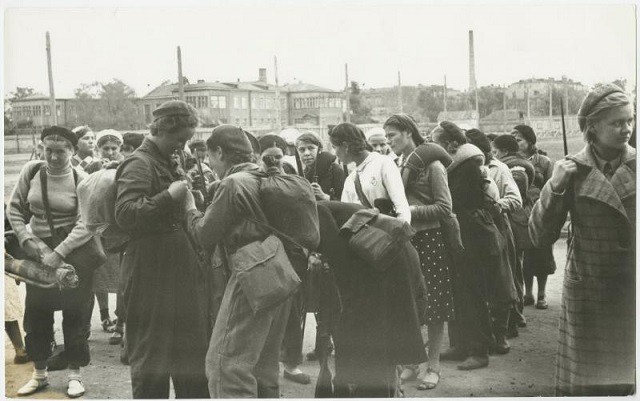 Девушки-добровольцы. Девушки-добровольцы. девушки, история, факты