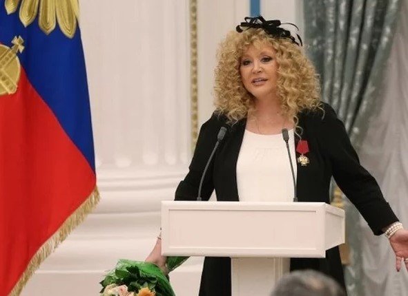 Пугачёва о Путине: «России нужен другой президент!» Пугачёва о Путине: «России нужен другой президент!»