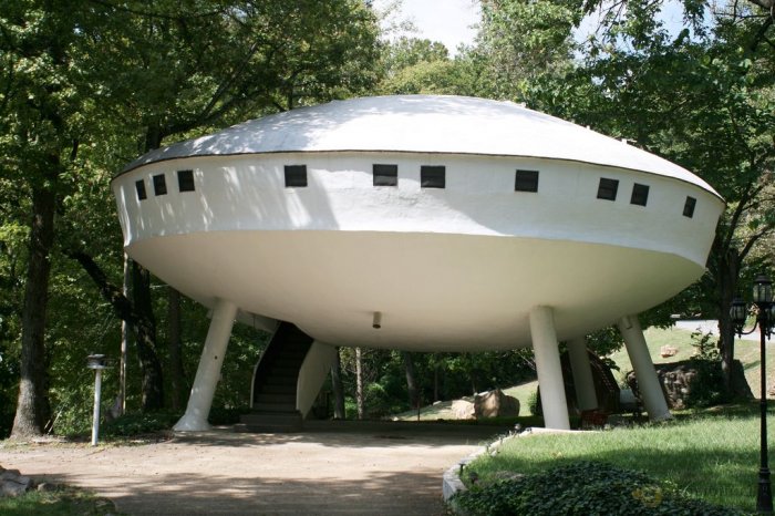 1. Летающая тарелка 1. Летающая тарелка дом, идея, проект