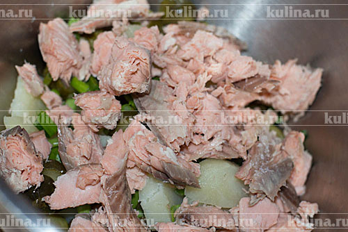 Салат из копченой горбуши