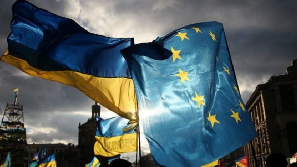 В Киеве пояснили, в обмен на что Запад «закрывает глаза» на режим Порошенко В Киеве пояснили, в обмен на что Запад «закрывает глаза» на режим Порошенко