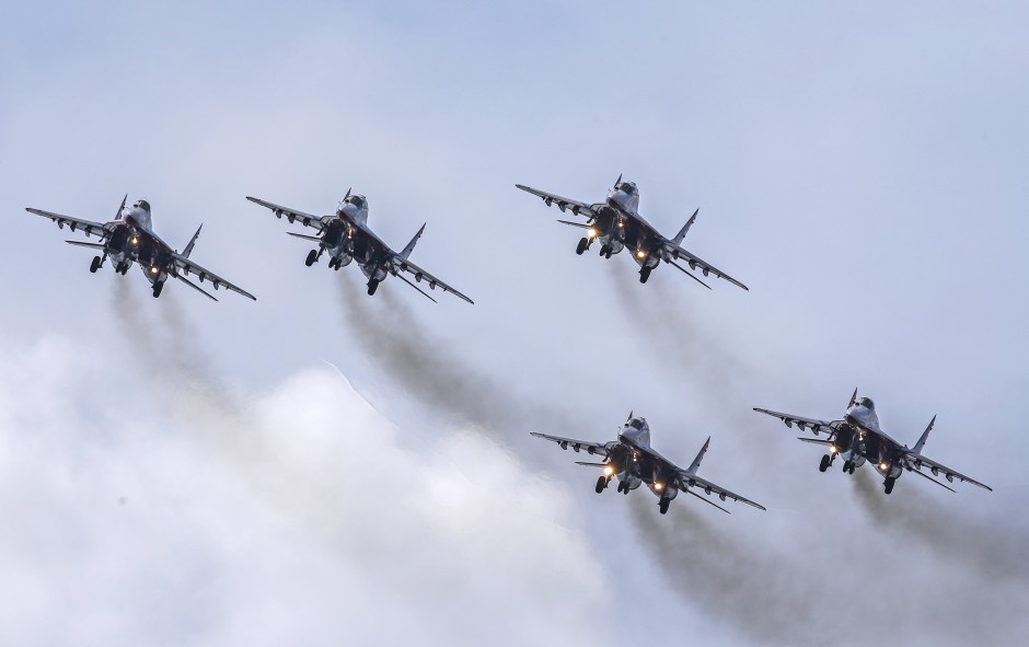 Слушай, планета, говорит российская армия