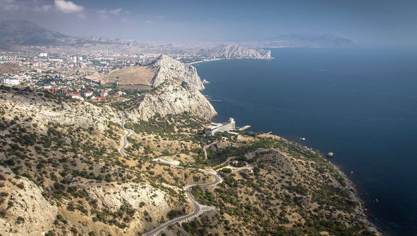 Вид на Судак, Крым. Архивное фото