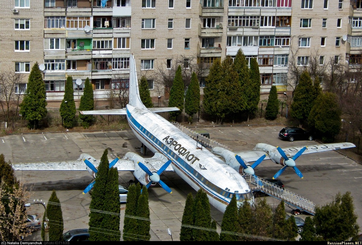 Ильюшин Ил-18Б. Луцк, Украина. вертолёты, памятники, самолёты, техника