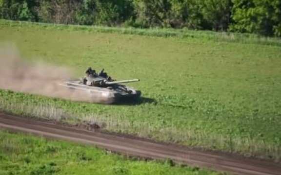 Танковый стритрейсинг в Новороссии Танковый стритрейсинг в Новороссии