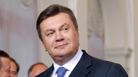 За считаные дни до подписания соглашения об ассоциации с ЕС президент Украины начал политическое маневрирование