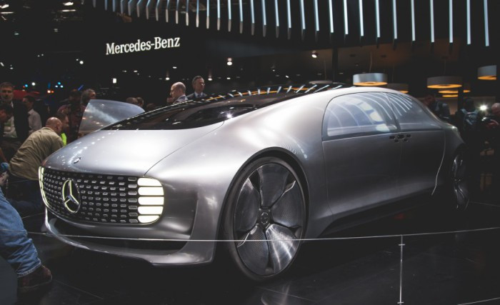 Суперконцепт Mercedes F 015 Luxury.