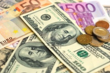 Курс валют на 4 декабря: доллар и евро «взлетели» на ММВБ