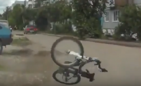 Осторожно велосипедист (видео)