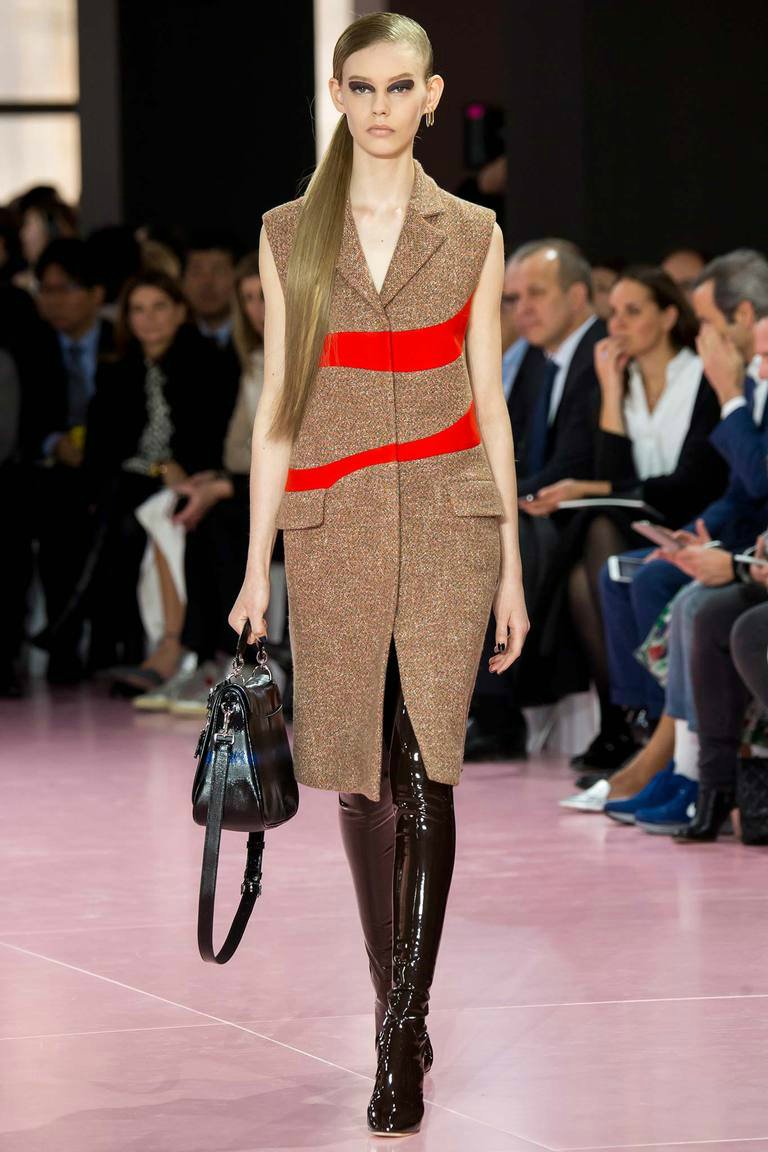 CHRISTIAN DIOR ОСЕНЬ-ЗИМА 2015/2016 CHRISTIAN DIOR ОСЕНЬ-ЗИМА 2015/2016