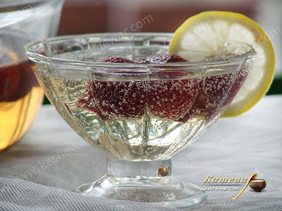 Клубничный крюшон Клубничный крюшон.