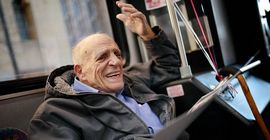 60 лет он каждый день садился на автобус и ехал на работу. Но в этот раз что-то пошло не так...