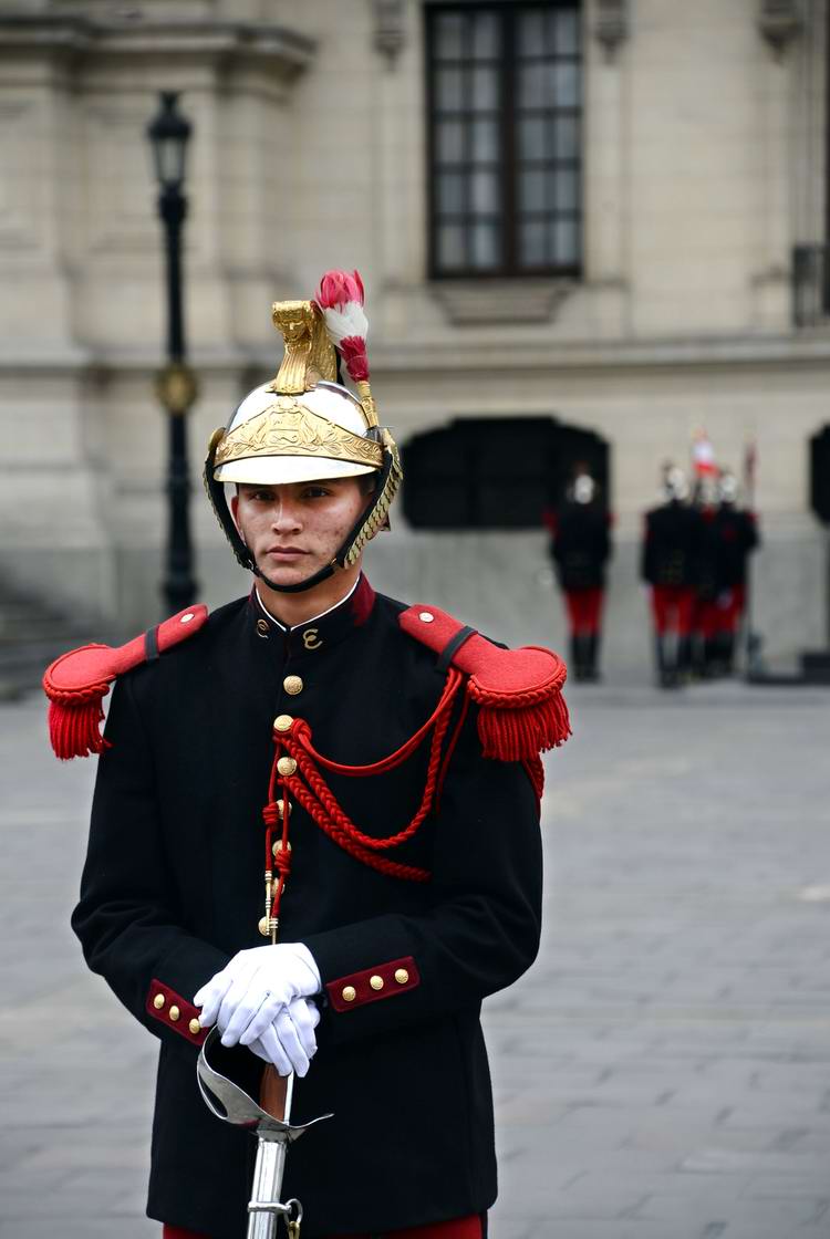 Драгуны с конскими хвостами: Президентская гвардия Перу (30)