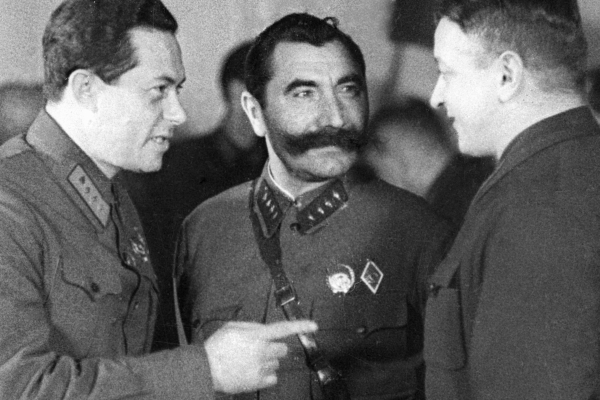 Советские военные деятели (слева - направо): Иона Якир, Семен Буденный и Михаил Тухачевский. 1935 г. Фото: РИА Новости ria.ru Советские военные деятели (слева - направо): Иона Якир, Семен Буденный и Михаил Тухачевский. 1935 г. Фото: РИА Новости ria.ru