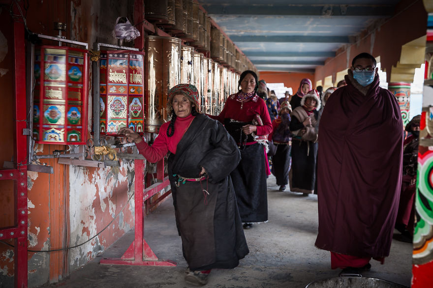Сертар - дом 40000 монахов Сертар, китай, монах