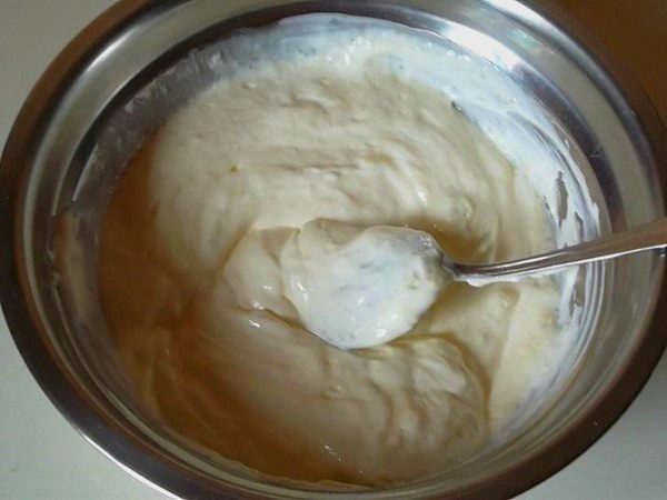 Экспресс-рецепт заливного пирога с луком и яйцом Экспресс-рецепт заливного пирога с луком и яйцом