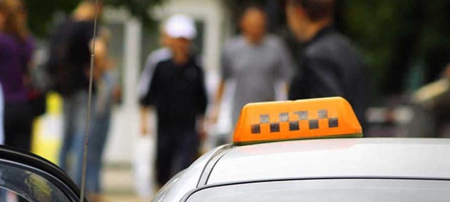 Осторожно, таксисты-мошенники: Названы 5 схем по незаконному выманиванию денег у пассажиров