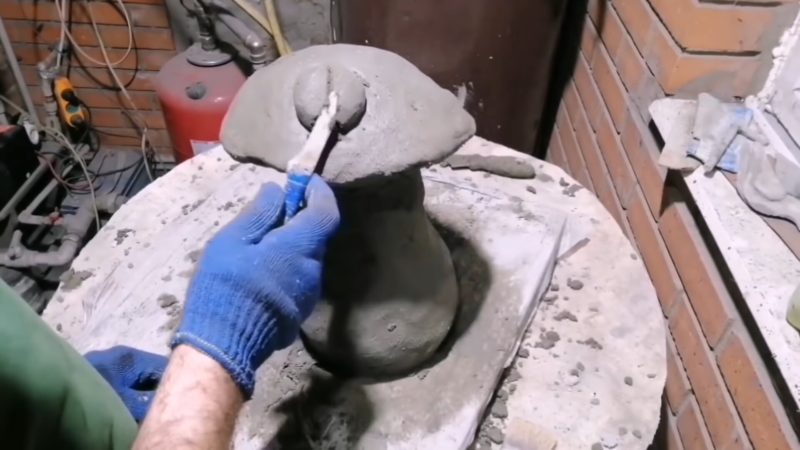Красивые грибочки для сада из пластиковой бутылки и цемента