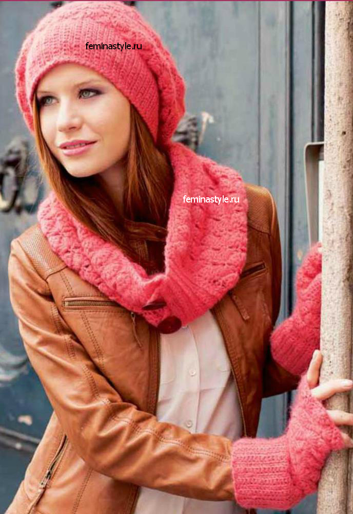 Связанная крючком шапка митенки и шарф