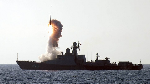 Минобороны РФ: Корабли ВМФ РФ крылатыми ракетами поразили командные пункты ИГ в Сирии (видео)