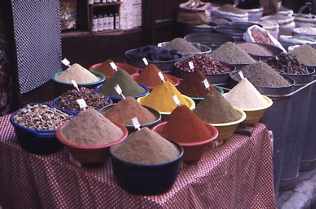 http://www.poedem.ru/images/catalogs/marocco/Pic/Cities/marrakesh/SpicesInMarrakesh.JPG