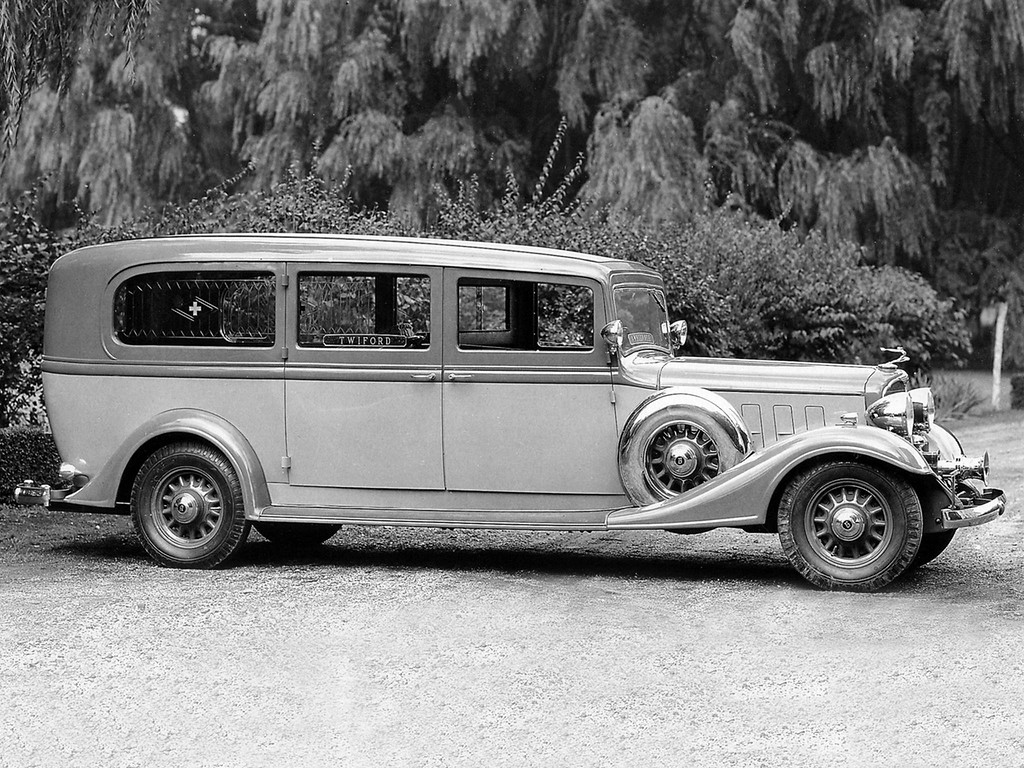 3. Flxible Buick Premier Limousine Ambulance '1933 катафалк, скорая, универсал