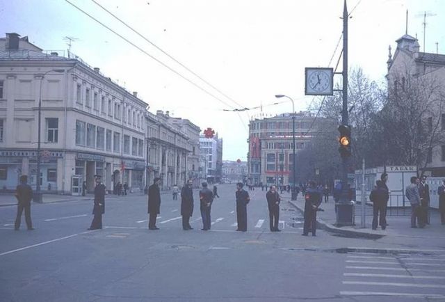 Москва в преддверии 1 мая 1982 года. Москва в преддверии 1 мая 1982 года.