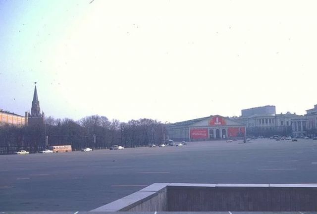 Москва в преддверии 1 мая 1982 года. Москва в преддверии 1 мая 1982 года.