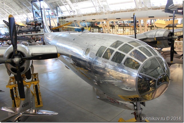 Стратегический бомбардировщик B-29 «Enola Gay» 